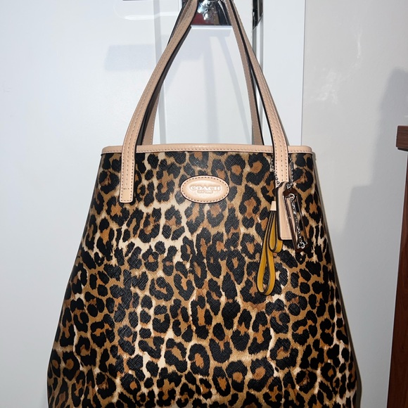 Beautiful Large Coach Brown and Black Cheetah Print Tote - Picture 12 of 13